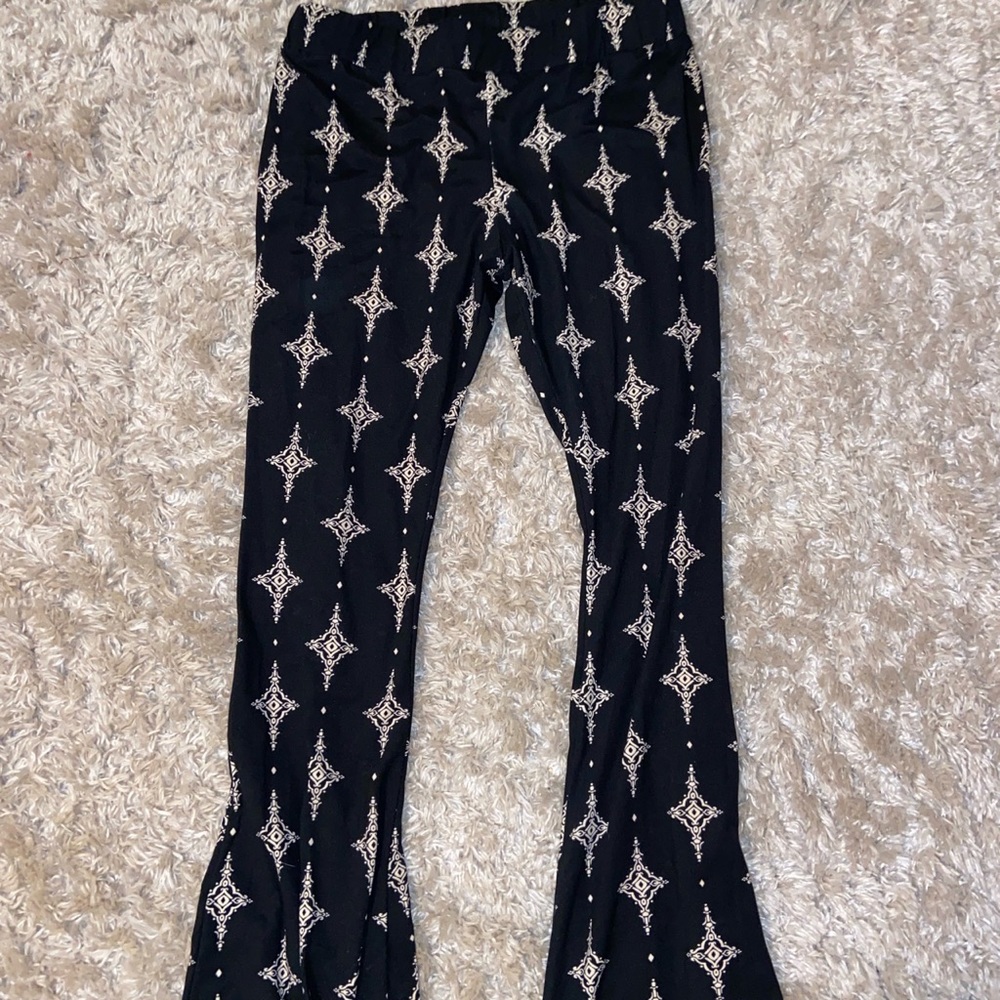 Soft and stretchy patterned pants